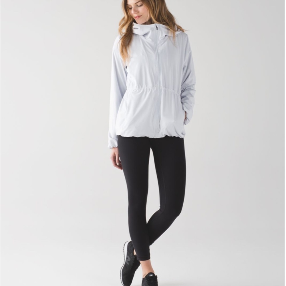 Lululemon belle jacket in Alpine White, size 2